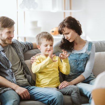 Familie in einer Beratungssituation