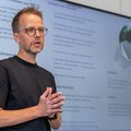 Berater stellt Inhalte des Kurses vor
